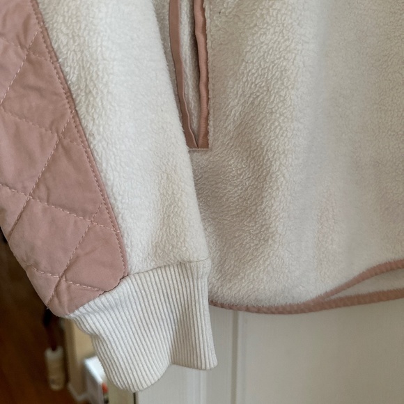 Abercrombie & Fitch Quilted Sherpa Pullover Sweatshirt - Picture 10 of 12